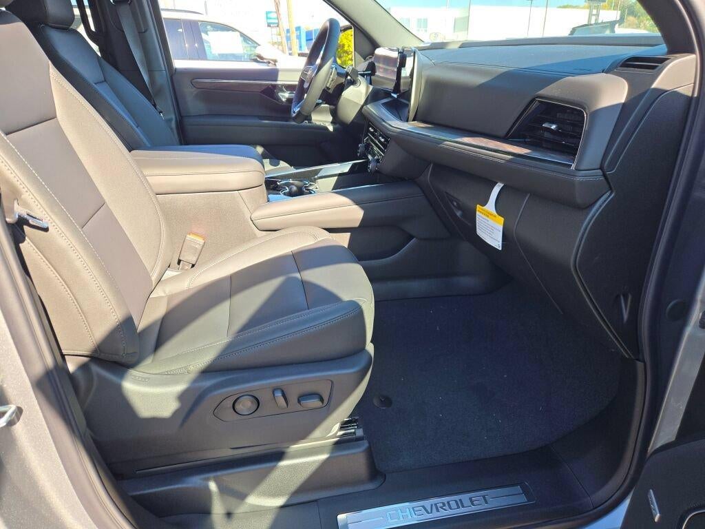 2027 Chevrolet Suburban 4WD LT