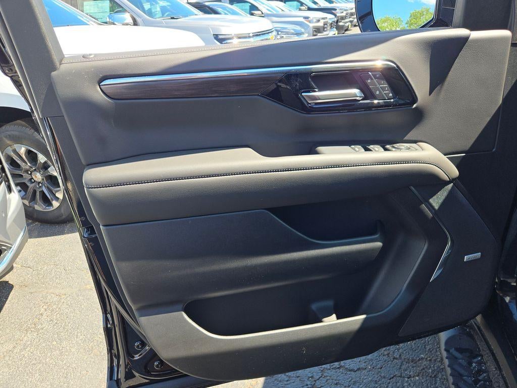 2026 Chevrolet Suburban 4WD Z71