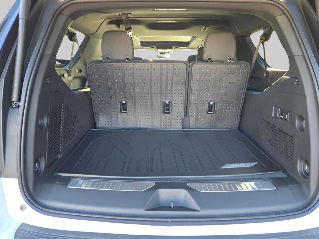 2026 Chevrolet Suburban 4WD RST