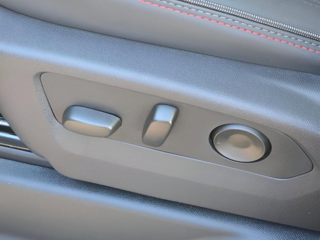 2026 Chevrolet Suburban RST - Photo 29