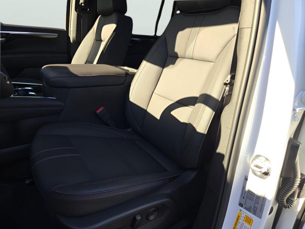 2026 Chevrolet Suburban RST - Photo 30