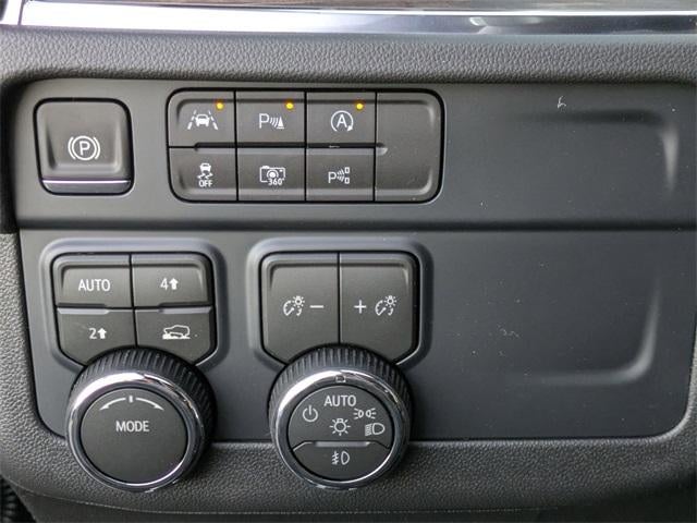 2026 Chevrolet Suburban 4WD Premier