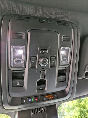 2025 Chevrolet Suburban 4WD High Country