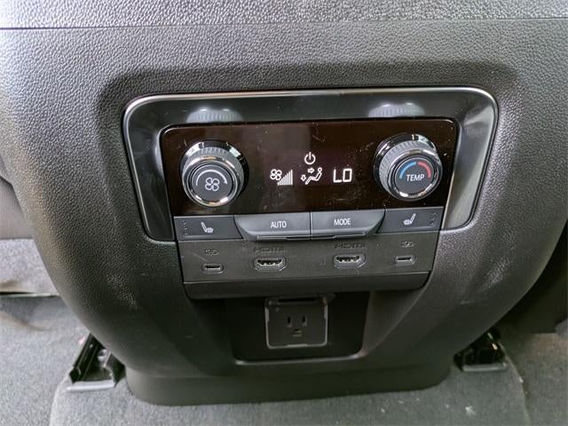 2025 Chevrolet Suburban 4WD High Country