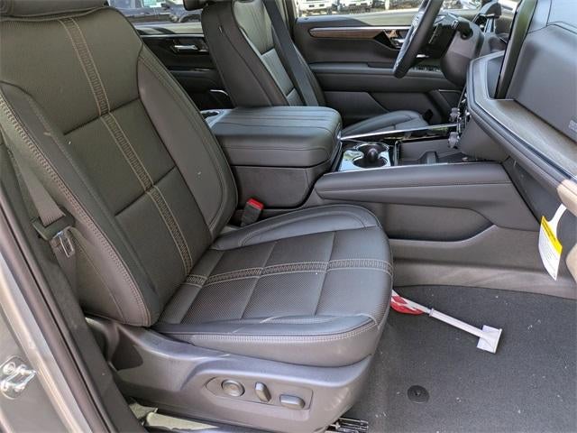 2025 Chevrolet Suburban 4WD High Country