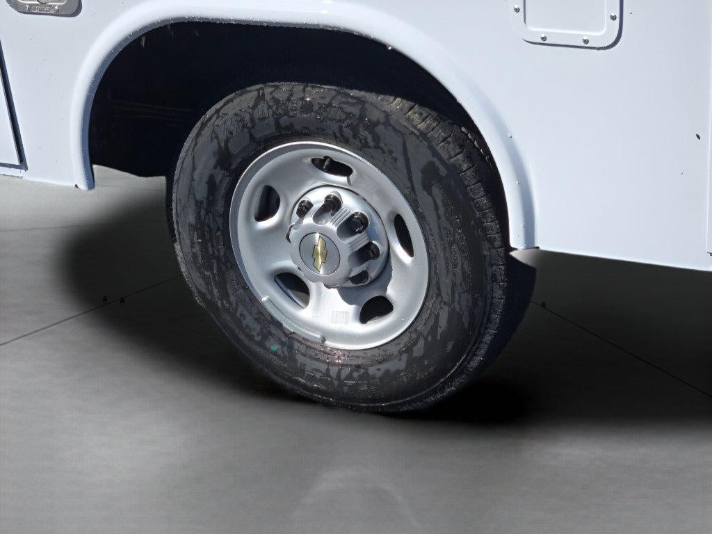 2026 Chevrolet Express Cutaway 3500 3500 Van 139"