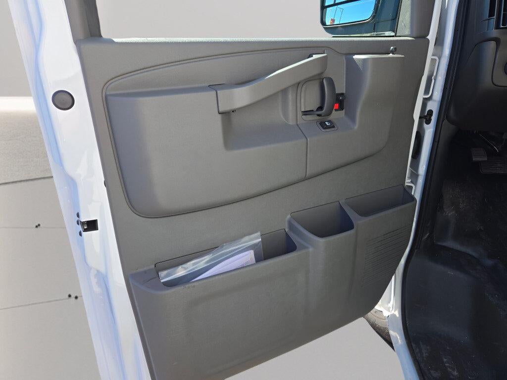 2026 Chevrolet Express Cutaway 3500 3500 Van 139"