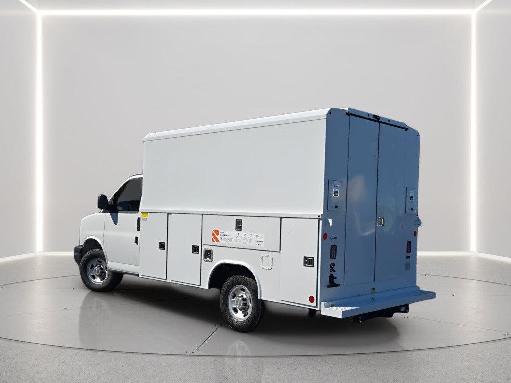2026 Chevrolet Express Cutaway 3500 3500 Van 139"