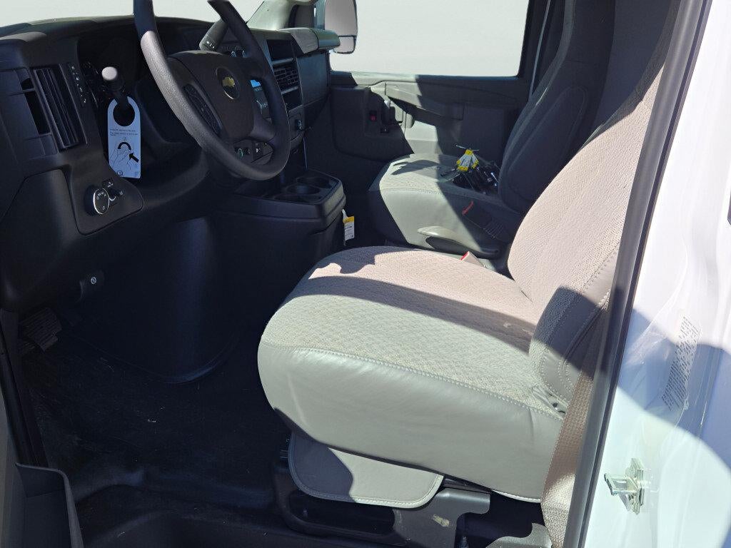2026 Chevrolet Express Cutaway 3500 3500 Van 139"
