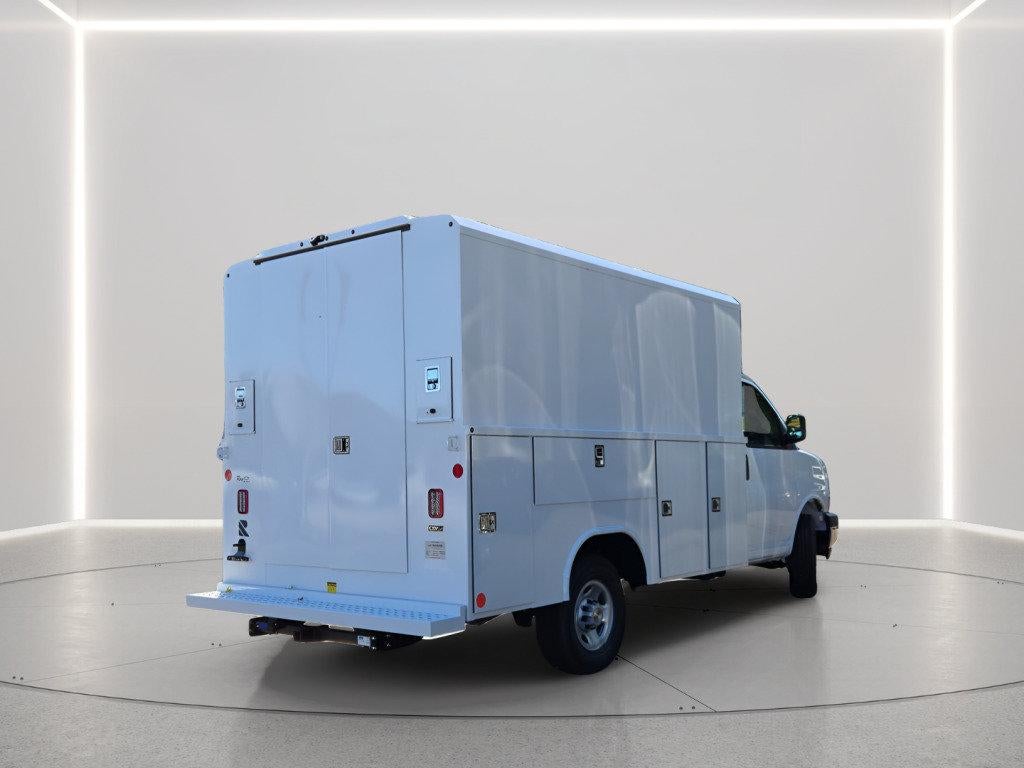 2026 Chevrolet Express Cutaway 3500 3500 Van 139"