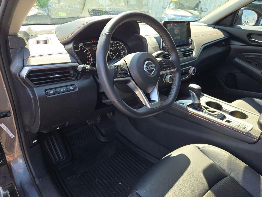2022 Nissan Altima SR Intelligent AWD