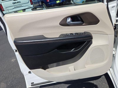 2017 Chrysler Pacifica Touring