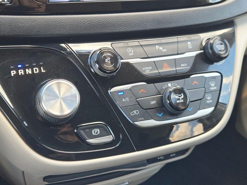 2017 Chrysler Pacifica Touring