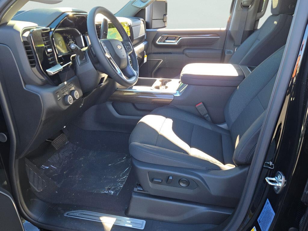 2026 Chevrolet Silverado 2500 HD Crew Cab Standard Box 4-Wheel Drive LT