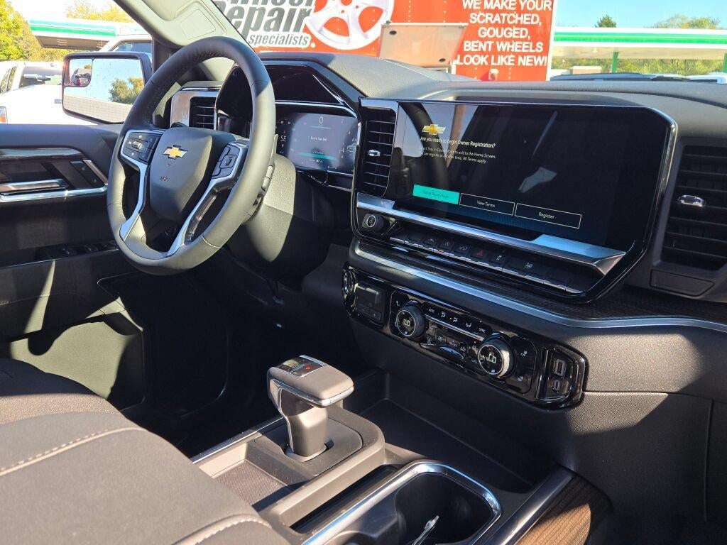 2026 Chevrolet Silverado 1500 Crew Cab Short Box 4-Wheel Drive LT 1LT