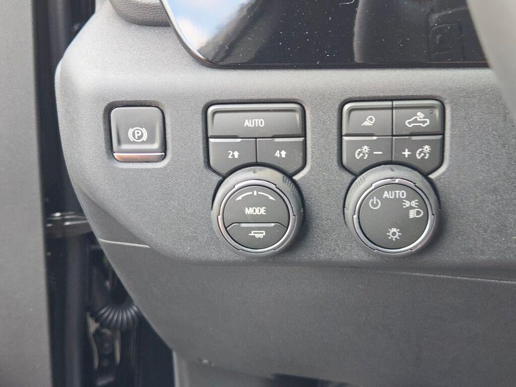 2026 Chevrolet Silverado 1500 Crew Cab Short Box 4-Wheel Drive LT 1LT