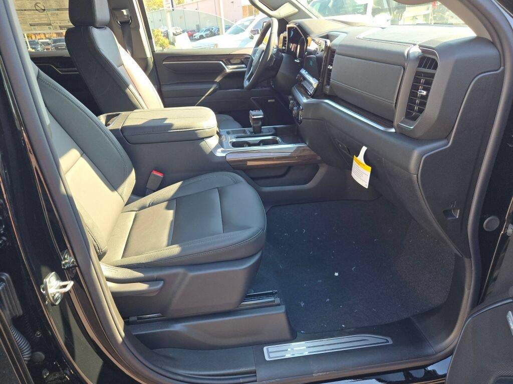 2026 Chevrolet Silverado 1500 Crew Cab Short Box 4-Wheel Drive RST