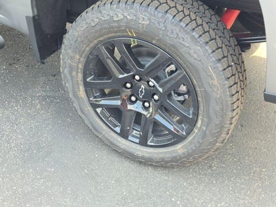 2026 Chevrolet Silverado 1500 Crew Cab Short Box 4-Wheel Drive Custom Trail Boss