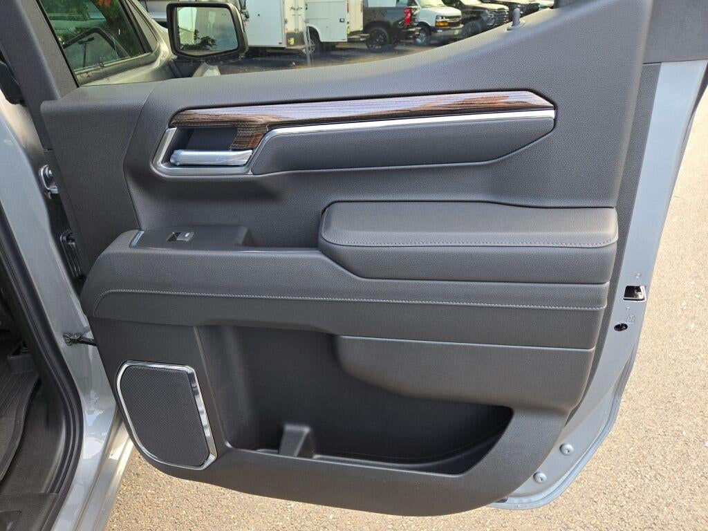 2026 Chevrolet Silverado 1500 Crew Cab Short Box 4-Wheel Drive RST