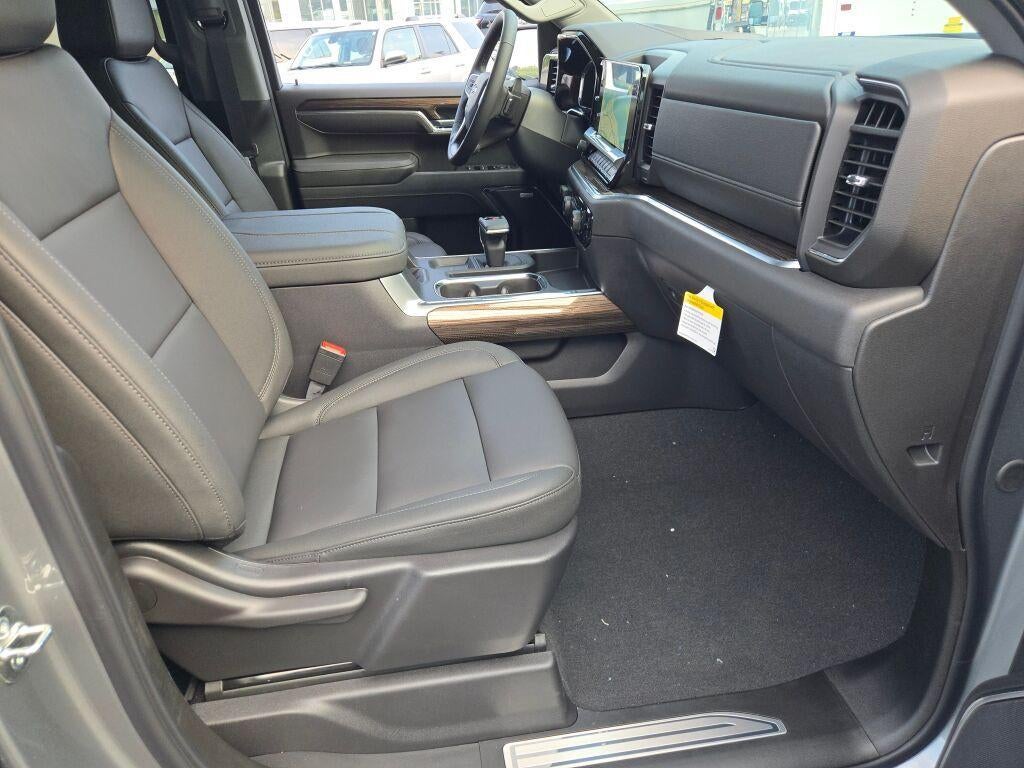2026 Chevrolet Silverado 1500 Crew Cab Short Box 4-Wheel Drive RST