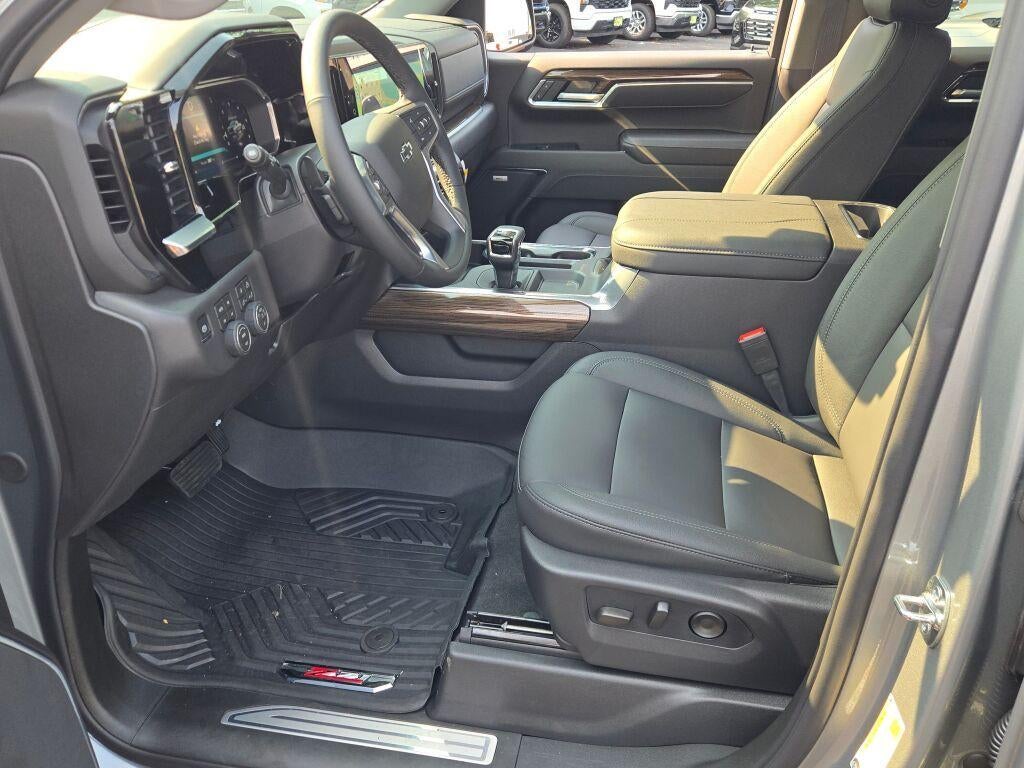 2026 Chevrolet Silverado 1500 Crew Cab Short Box 4-Wheel Drive LT Trail Boss