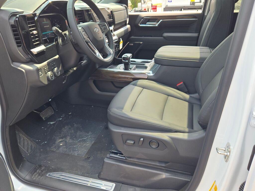 2026 Chevrolet Silverado 1500 Crew Cab Short Box 4-Wheel Drive LT Trail Boss