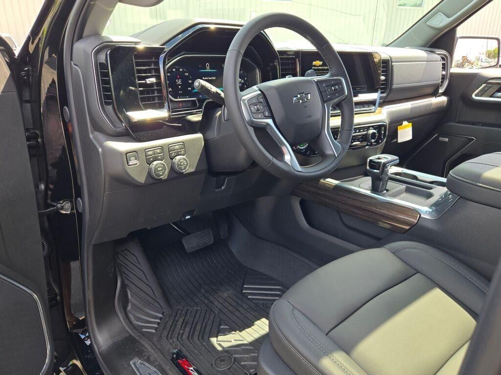 2026 Chevrolet Silverado 1500 Crew Cab Standard Box 4-Wheel Drive LT Trail Boss