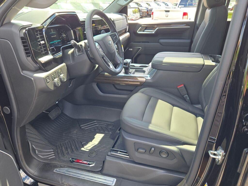 2026 Chevrolet Silverado 1500 Crew Cab Standard Box 4-Wheel Drive LT Trail Boss