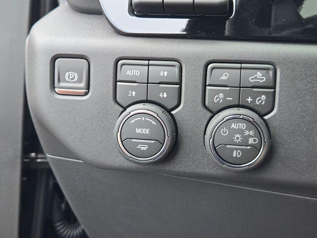2026 Chevrolet Silverado 1500 Crew Cab Short Box 4-Wheel Drive ZR2