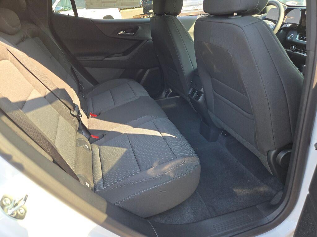 2027 Chevrolet Equinox FWD LT