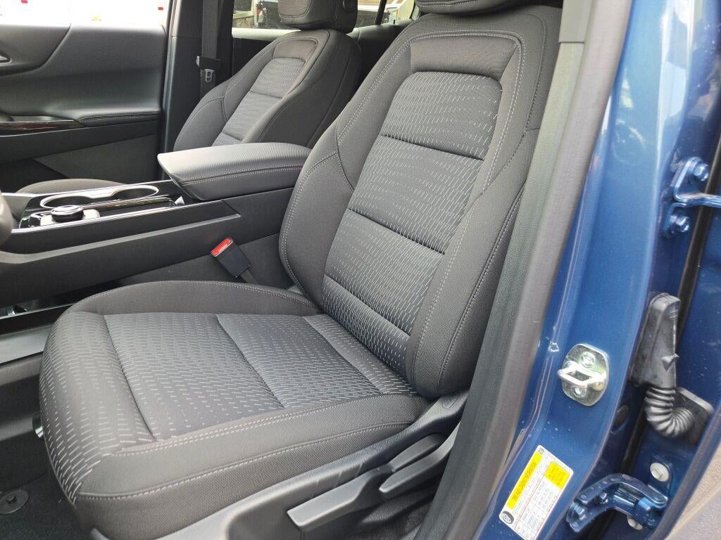 2027 Chevrolet Equinox FWD LT