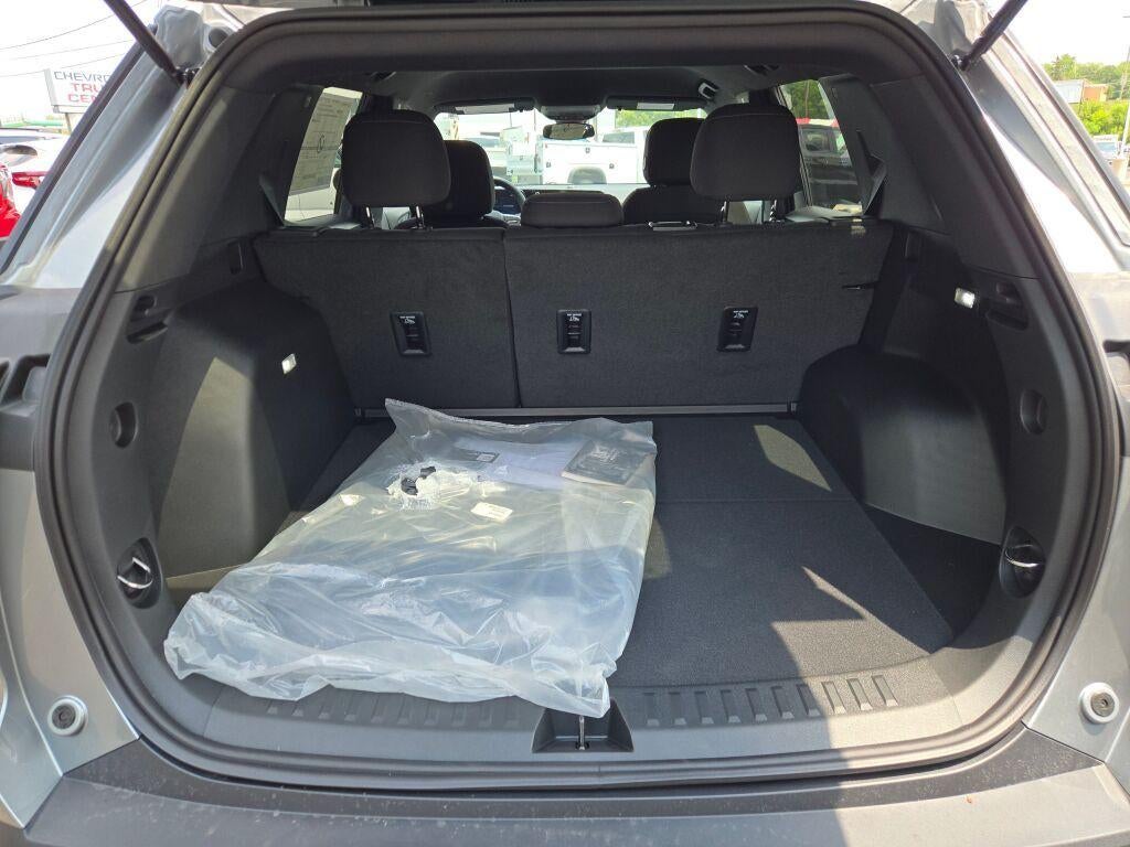 2027 Chevrolet Equinox FWD LT