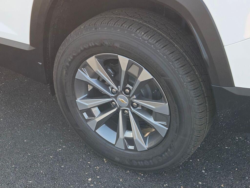 2027 Chevrolet Equinox FWD LT