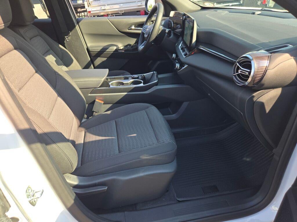 2027 Chevrolet Equinox FWD LT