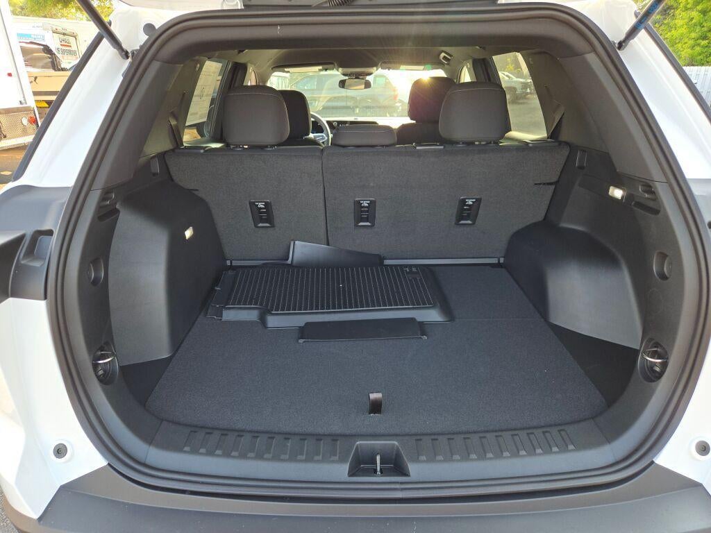 2027 Chevrolet Equinox FWD LT