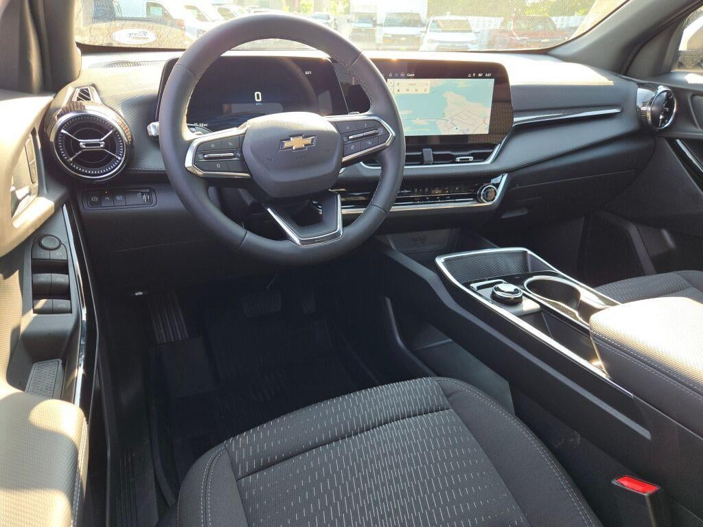 2027 Chevrolet Equinox FWD LT