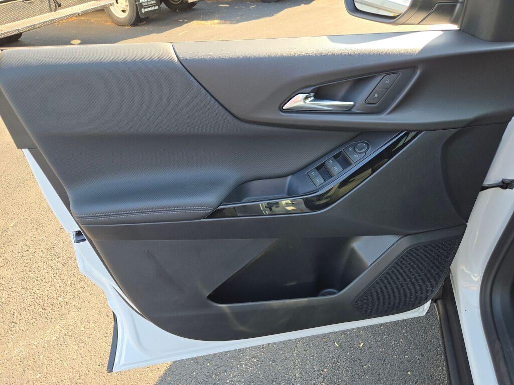 2027 Chevrolet Equinox FWD LT