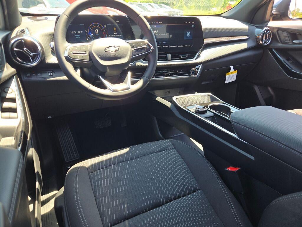 2027 Chevrolet Equinox FWD LT