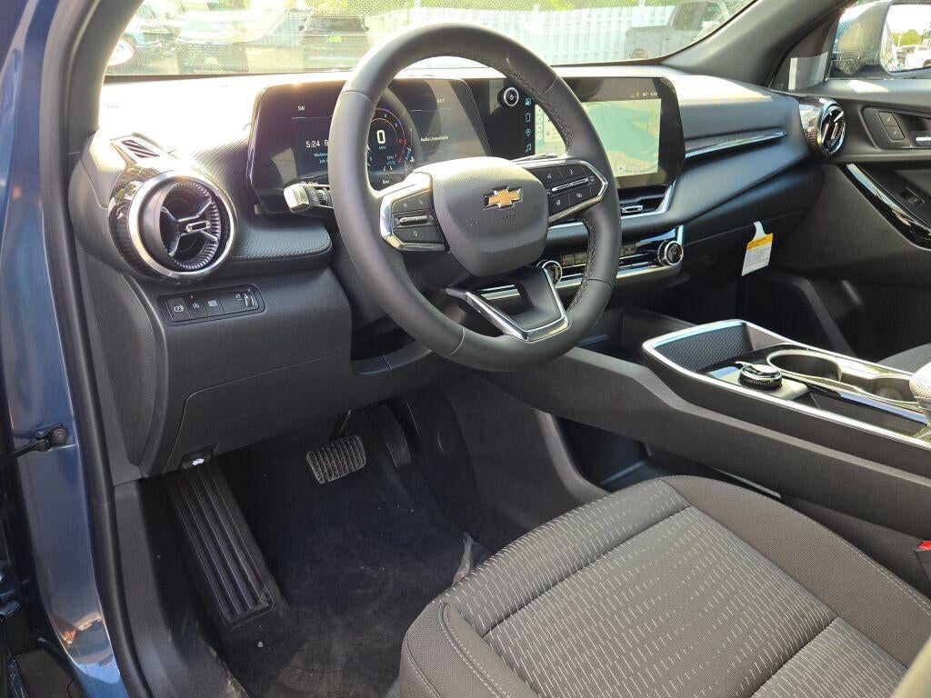 2027 Chevrolet Equinox FWD LT