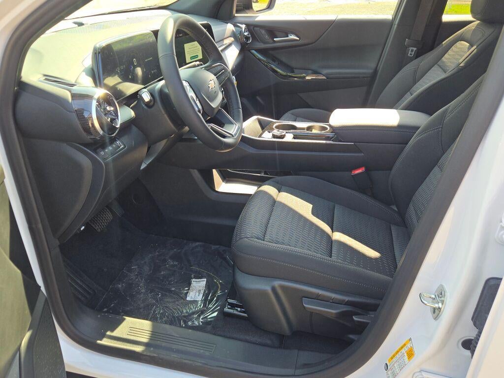 2027 Chevrolet Equinox LT - Photo 25