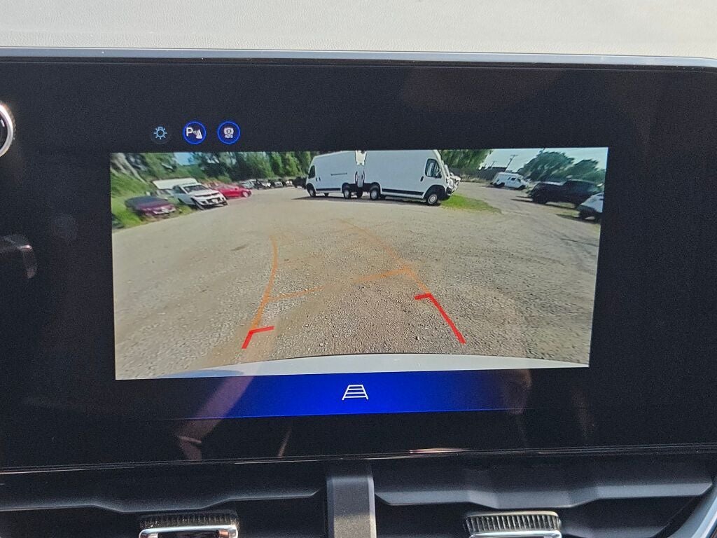 2027 Chevrolet Equinox LT - Photo 27