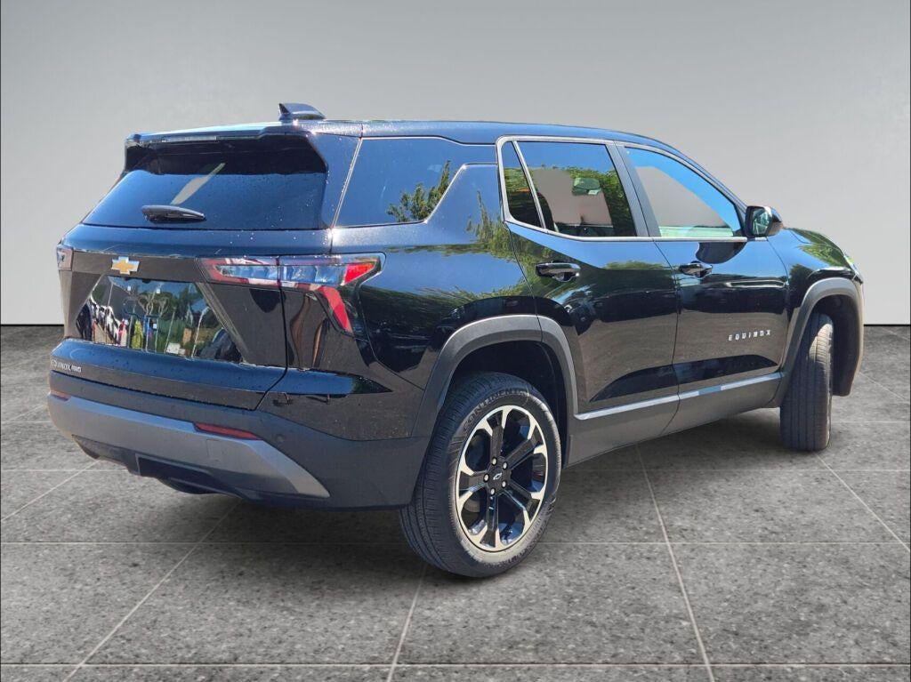 2027 Chevrolet Equinox LT - Photo 13