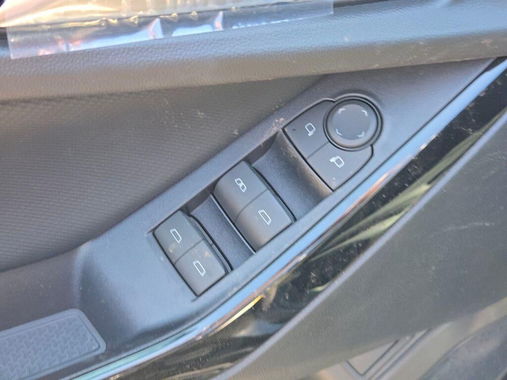 2027 Chevrolet Equinox LT - Photo 24