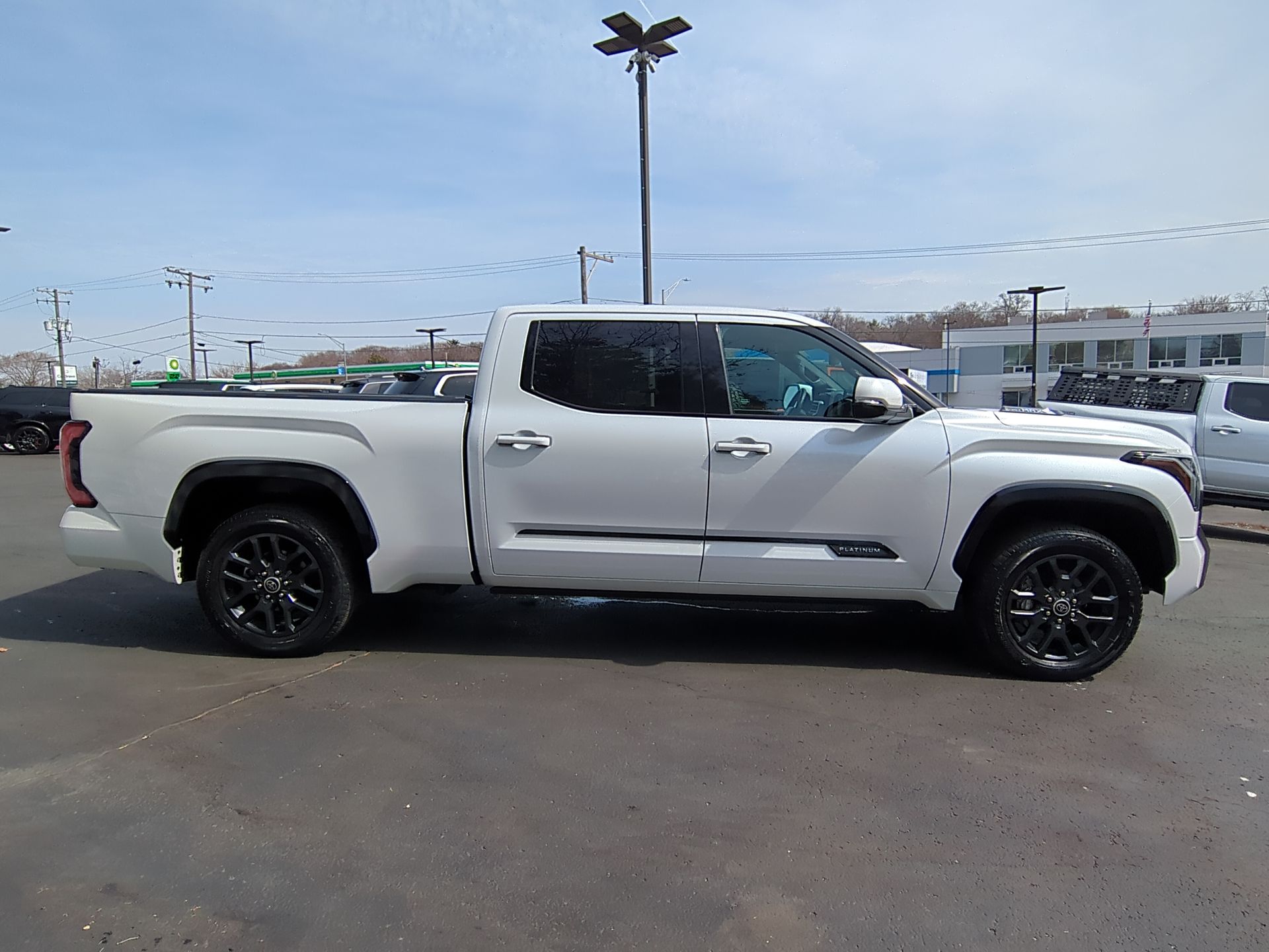 2023 Toyota Tundra Hybrid Platinum