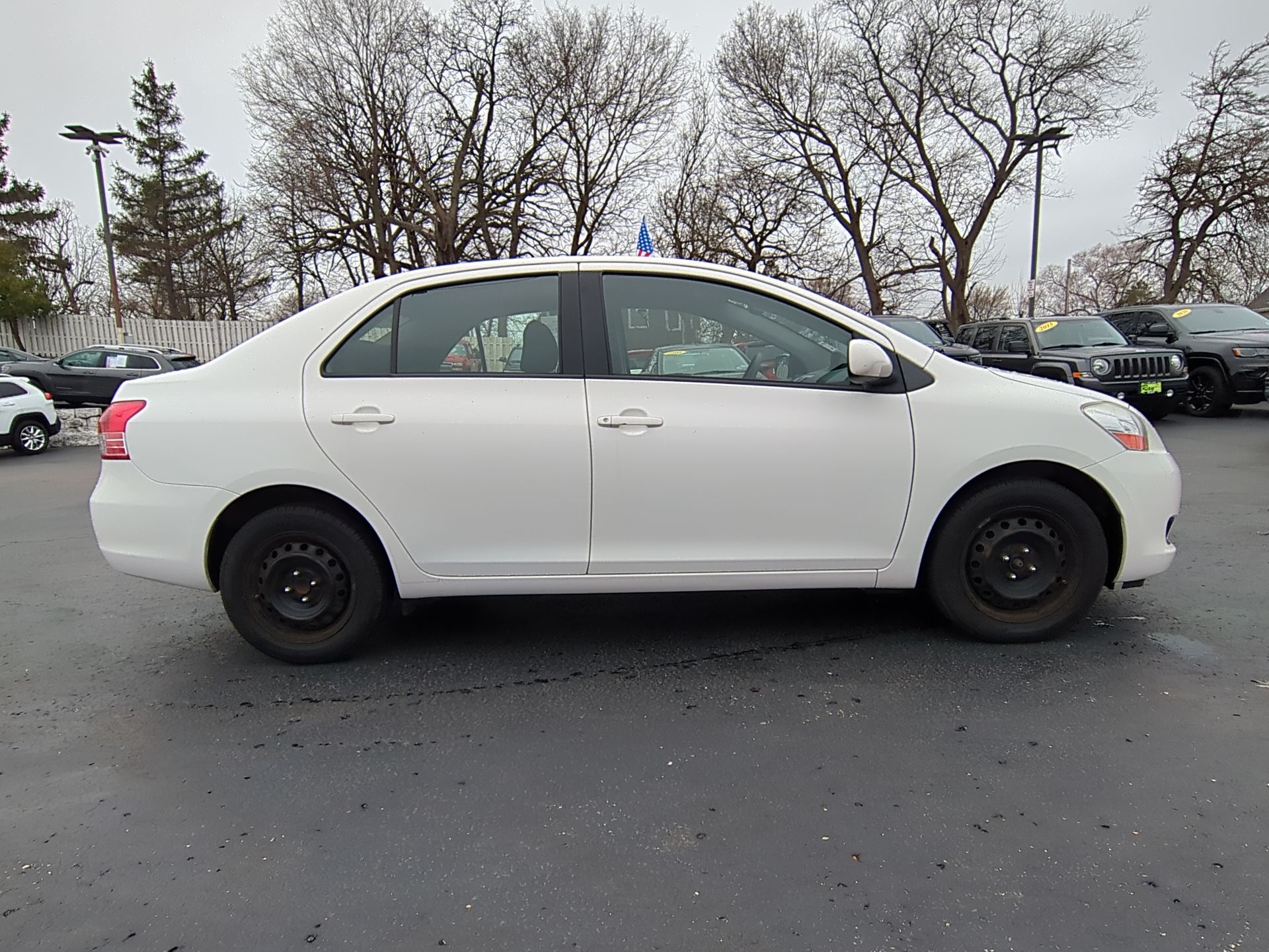 2009 Toyota Yaris 4DR SDN BASE AT