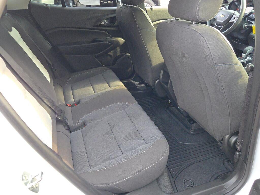 2024 Chevrolet Trax LS - Photo 10