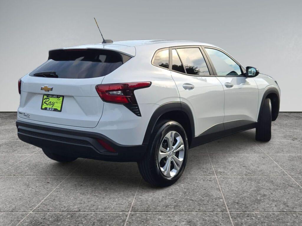 2024 Chevrolet Trax LS - Photo 13
