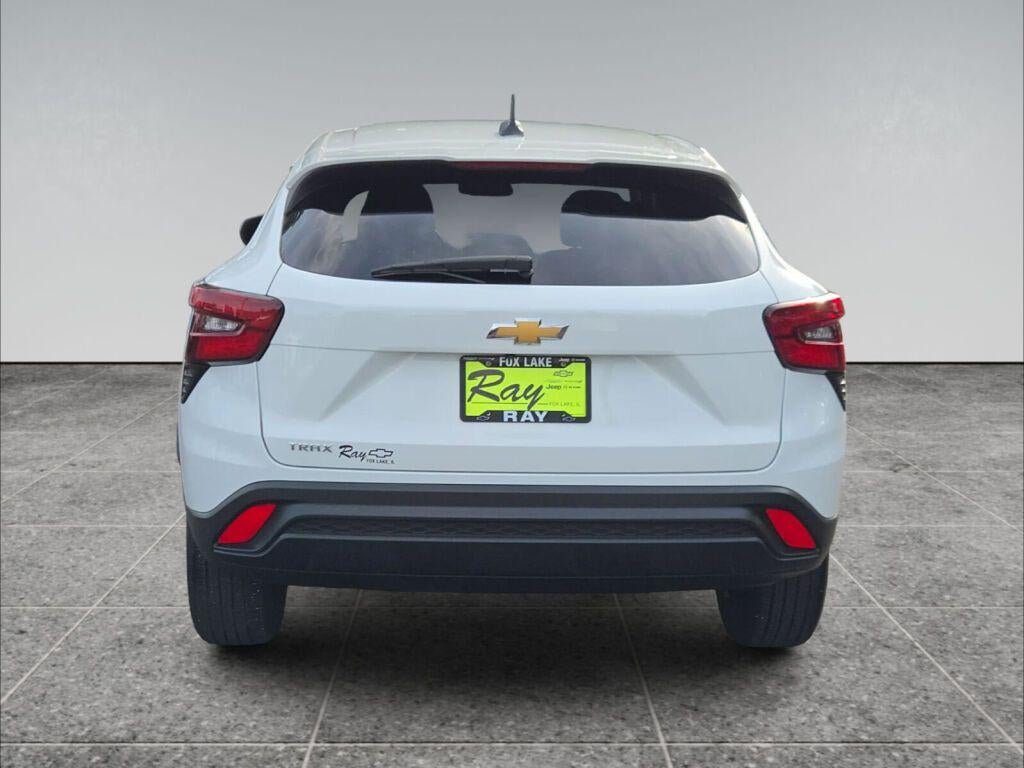 2024 Chevrolet Trax LS - Photo 14
