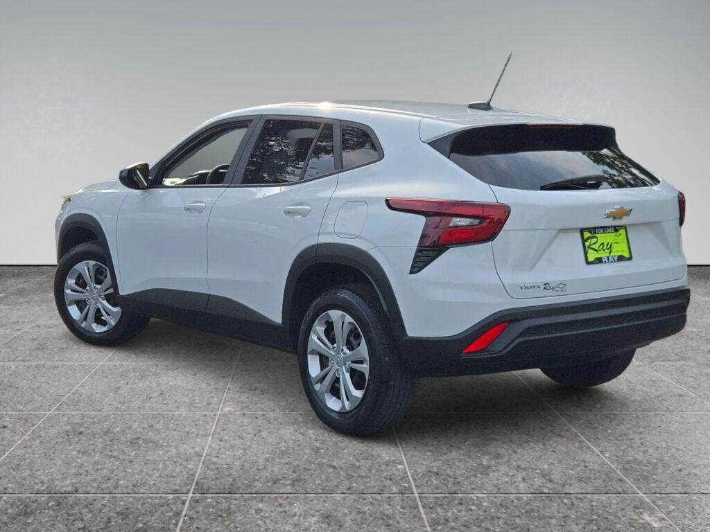 2024 Chevrolet Trax LS - Photo 16