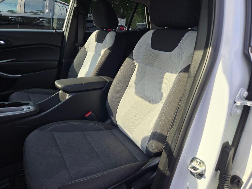 2024 Chevrolet Trax LS - Photo 26